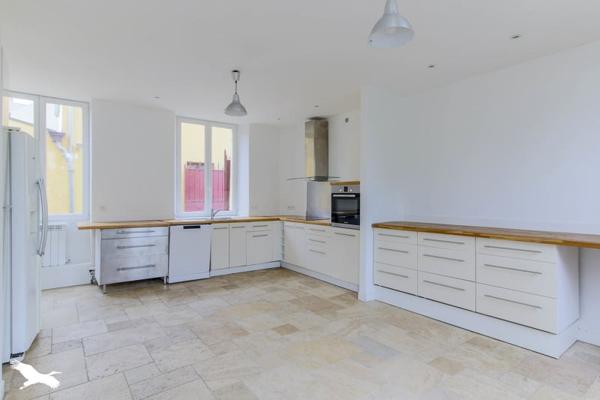 Maison à louer 2 200 € CC Neauphle-le-Vieux 6 p 194 m² DPE