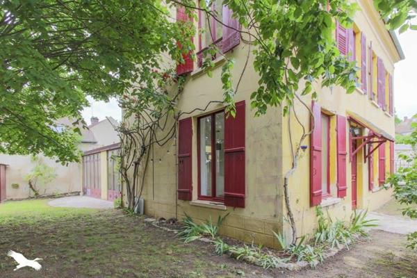 Maison à louer 2 200 € CC Neauphle-le-Vieux 6 p 194 m² DPE