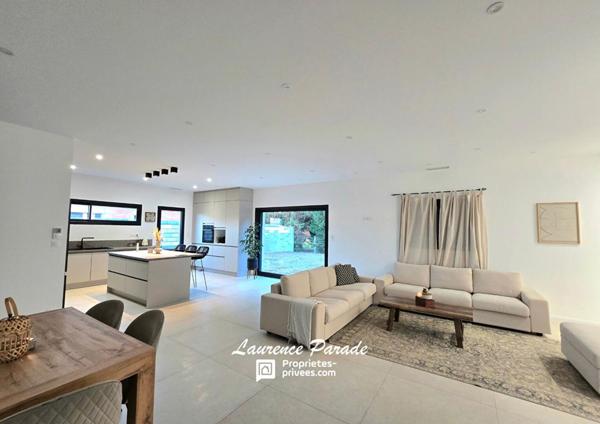 Maison  moderne proche commodités avec jardin et terrasse