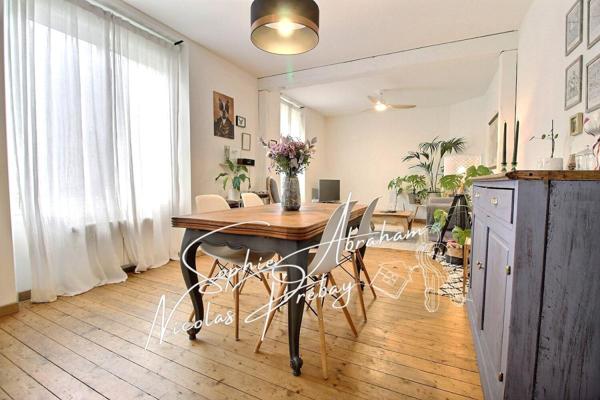 Maison de 5 pièces, 4 chambres avec garage et terrain