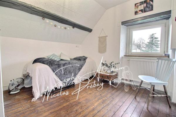 Maison de 5 pièces, 4 chambres avec garage et terrain