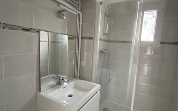 Appartement à louer    2 pièces •  Clamart