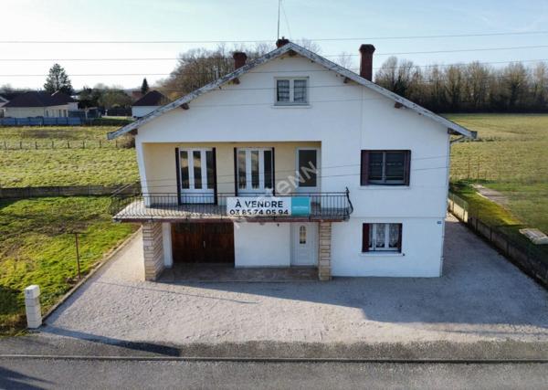 Maison entre CHALON-SUR-SAONE et LONS-LE-SAUNIER proche LOUHANS et ses 157 arcades à 25 minutes de l'autoroute A39 et 30 minutes de l'A6