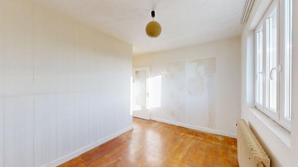 Maison entre CHALON-SUR-SAONE et LONS-LE-SAUNIER proche LOUHANS et ses 157 arcades à 25 minutes de l'autoroute A39 et 30 minutes de l'A6