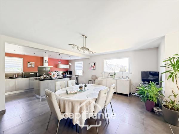 Maison à vendre 6 pièces  PONTIVY – PROXIMITÉ DU QUARTIER DE TRELEAU – MAISON FAMILIALE AVEC EXTENSION ET SOUS-SOL COMPLET