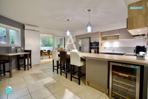 RARE - MONTPELLIER ESTANOVE - DUPLEX T4 CLIMATISÉ - 91 M2 UTILES (77,94 M2 CARREZ) - 2 CHAMBRES - JARDINET - VERANDA- GARAGE - 1 PLACE DE STATIONNEMENT