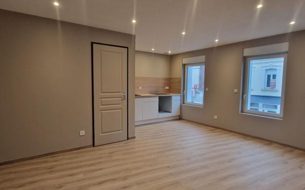 Maison à vendre    3 pièces • 111 m2 Saint-Quentin