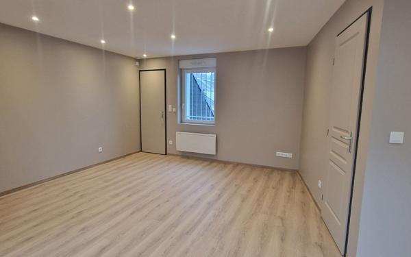 Maison à vendre    3 pièces • 111 m2 Saint-Quentin