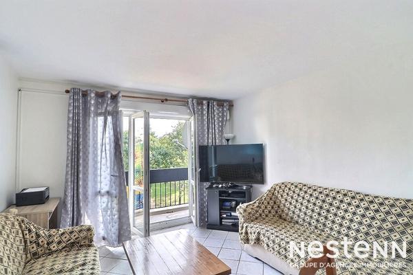 A SAINTE GENEVIEVE DES BOIS, APPARTEMENT DE 4 PIECES AVEC 3 CHAMBRES ET BALCON, CAVE., PROCHE ECOLE.