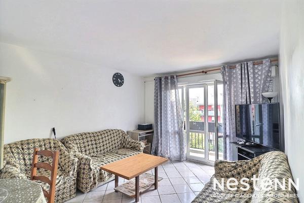 A SAINTE GENEVIEVE DES BOIS, APPARTEMENT DE 4 PIECES AVEC 3 CHAMBRES ET BALCON, CAVE., PROCHE ECOLE.