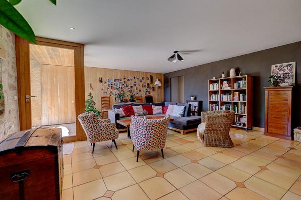 À Vendre - Propriété de Caractère 600 m2 dans le Lot Est (25 min de Figeac et Saint-Céré)