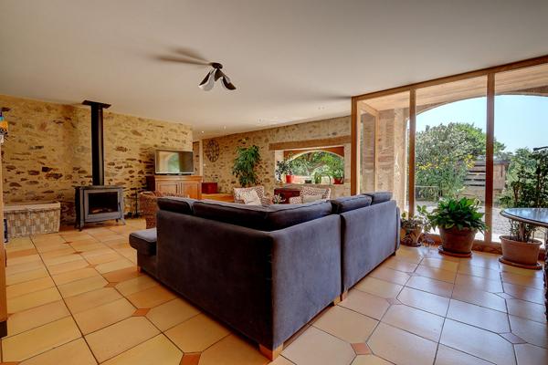 À Vendre - Propriété de Caractère 600 m2 dans le Lot Est (25 min de Figeac et Saint-Céré)