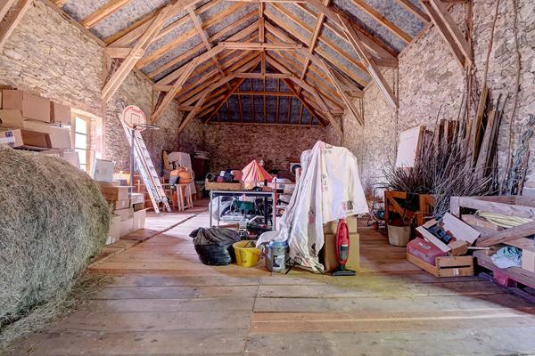 À Vendre - Propriété de Caractère 600 m2 dans le Lot Est (25 min de Figeac et Saint-Céré)