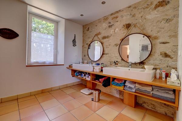 À Vendre - Propriété de Caractère 600 m2 dans le Lot Est (25 min de Figeac et Saint-Céré)