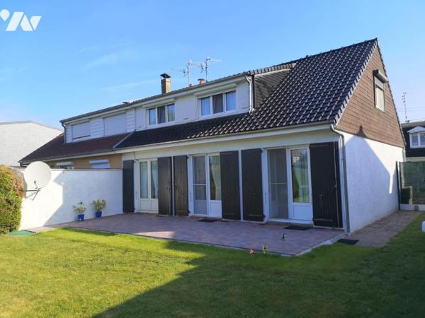 SECLIN – Maison 4 chambres de 106 m² – Garage, jardin et parkings privatifs