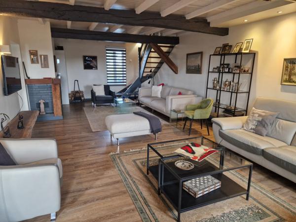 Pujaudran (32600) Propriété de village magnifiquement rénovée, avec cour, piscine, garage et appartement