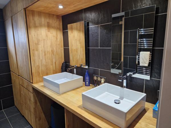 Pujaudran (32600) Propriété de village magnifiquement rénovée, avec cour, piscine, garage et appartement