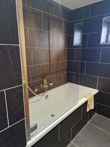 Pujaudran (32600) Propriété de village magnifiquement rénovée, avec cour, piscine, garage et appartement