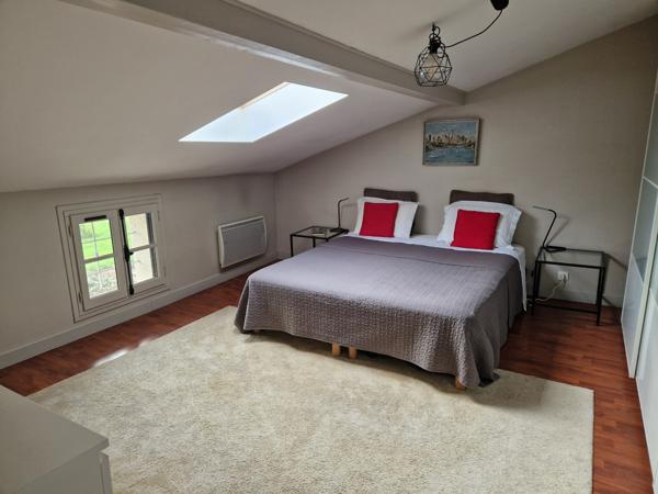 Pujaudran (32600) Propriété de village magnifiquement rénovée, avec cour, piscine, garage et appartement