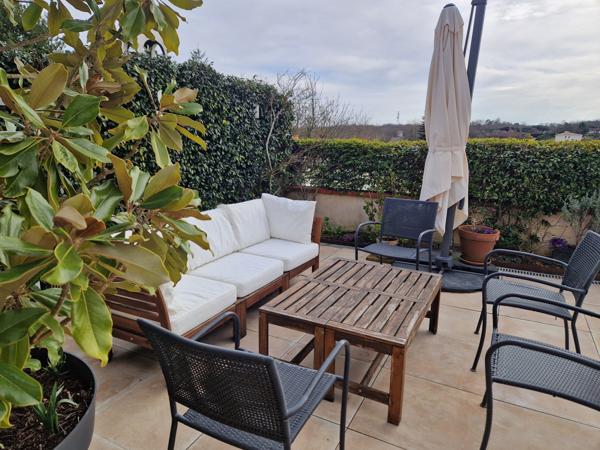 Pujaudran (32600) Propriété de village magnifiquement rénovée, avec cour, piscine, garage et appartement