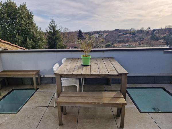 Pujaudran (32600) Propriété de village magnifiquement rénovée, avec cour, piscine, garage et appartement