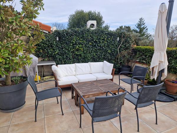 Pujaudran (32600) Propriété de village magnifiquement rénovée, avec cour, piscine, garage et appartement