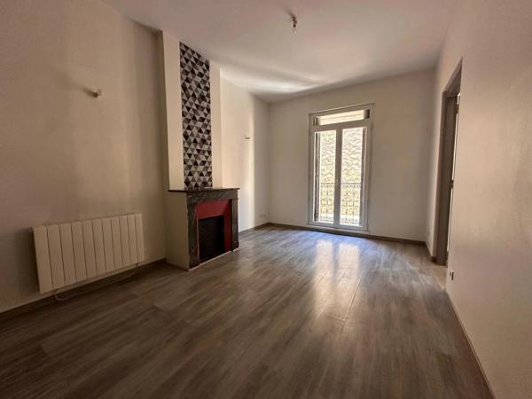 Location                                                      Appartement
                        
                     2 pièces                      45 m2                     à Montpellier