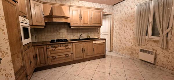 Maison à DOL-DE-BRETAGNE, 35120 - 7 pièces 130m²