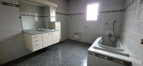 Maison à DOL-DE-BRETAGNE, 35120 - 7 pièces 130m²