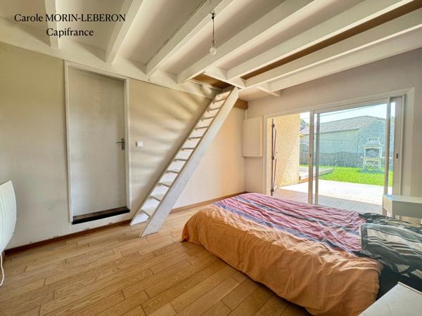 Maison de plain-pied, 4 chambres, double garage et jardin
