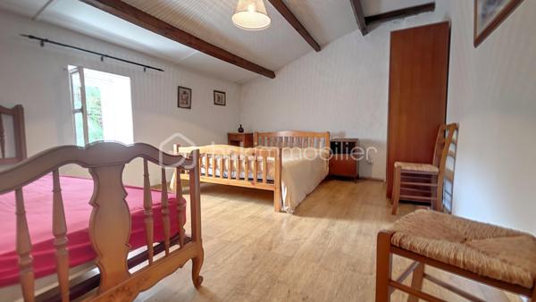 Très grande maison ancienne pleine de charme totalisant 190 m² habitables environ sur deux niveaux. Au rez de chaussée vous bénéficiez d'un espace nuit composé de deux chambres, une salle d'eau et wc indépendants que vous pouvez transformer en gite indépendant. L'accueil se présente par une très belle pièce à vivre  dotée d'une superbe cheminée ouverte et communiquante sur l'espace séjour et cuisine. Du salon on accède à la cuisine et à la buanderie d'un côté, et de l'autre côté à la terrasse plein sud, et à une autre chambre utilisée comme bureau orientée sud également. Puis l'escalier vous mène au second espace nuit composé de trois chambres, une pièce dressing et une salle d'eau. De l'extérieur et la terrasse vous pourrez profiter de la grande et belle nature avec vue sur des espaces dégagés, des arbres, du calme,  et vous rafraîchir dans la piscine chauffée par pompe à chaleur, entourée d'un très grand espace communiquant au séjoour cuisine et à un espace de stockage et rangements.
Pour tout renseignement complémentaire ou pour organiser une visite, contactez Dominique Ortion.
Tout candidat acquéreur est informé de son droit de se faire accompagner, lors de la visite, par un professionnel du bâtiment de son choix.
Il est demandé de signaler préalablement la présence de cet intervenant afin de permettre l’organisation de la visite dans des conditions adaptées.