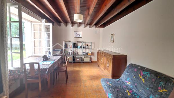 Très grande maison ancienne pleine de charme totalisant 190 m² habitables environ sur deux niveaux. Au rez de chaussée vous bénéficiez d'un espace nuit composé de deux chambres, une salle d'eau et wc indépendants que vous pouvez transformer en gite indépendant. L'accueil se présente par une très belle pièce à vivre  dotée d'une superbe cheminée ouverte et communiquante sur l'espace séjour et cuisine. Du salon on accède à la cuisine et à la buanderie d'un côté, et de l'autre côté à la terrasse plein sud, et à une autre chambre utilisée comme bureau orientée sud également. Puis l'escalier vous mène au second espace nuit composé de trois chambres, une pièce dressing et une salle d'eau. De l'extérieur et la terrasse vous pourrez profiter de la grande et belle nature avec vue sur des espaces dégagés, des arbres, du calme,  et vous rafraîchir dans la piscine chauffée par pompe à chaleur, entourée d'un très grand espace communiquant au séjoour cuisine et à un espace de stockage et rangements.
Pour tout renseignement complémentaire ou pour organiser une visite, contactez Dominique Ortion.
Tout candidat acquéreur est informé de son droit de se faire accompagner, lors de la visite, par un professionnel du bâtiment de son choix.
Il est demandé de signaler préalablement la présence de cet intervenant afin de permettre l’organisation de la visite dans des conditions adaptées.
