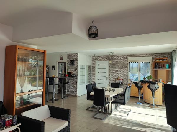 À vendre - Maison plain-pied, 5 pièces située à Joué-lès-Tours (37300)
