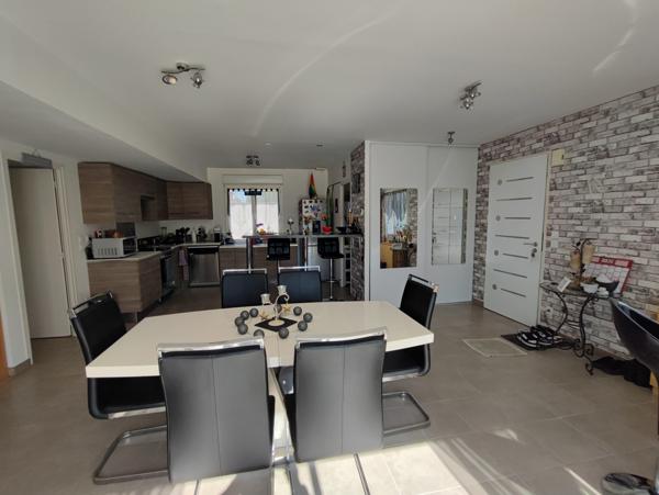 À vendre - Maison plain-pied, 5 pièces située à Joué-lès-Tours (37300)
