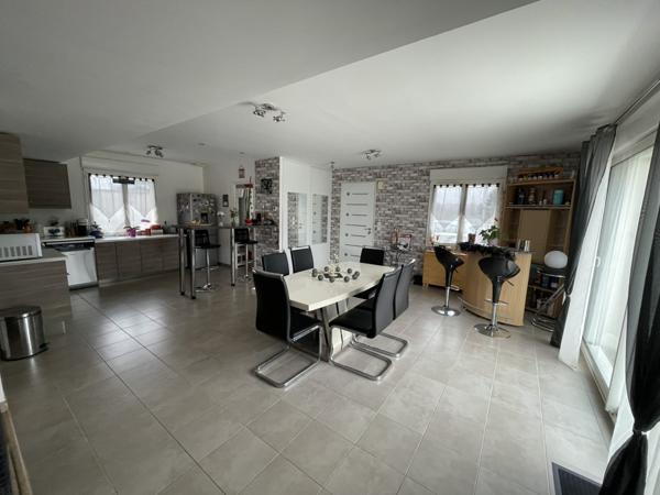 À vendre - Maison plain-pied, 5 pièces située à Joué-lès-Tours (37300)