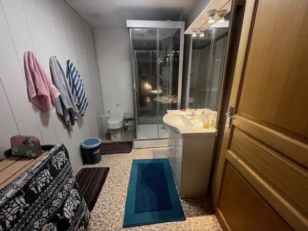 Vente                                                      Maison de village
                        
                     3 pièces                      80 m2                     à La Couvertoirade