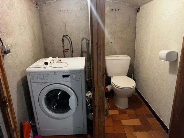 Vente                                                      Maison de village
                        
                     3 pièces                      80 m2                     à La Couvertoirade