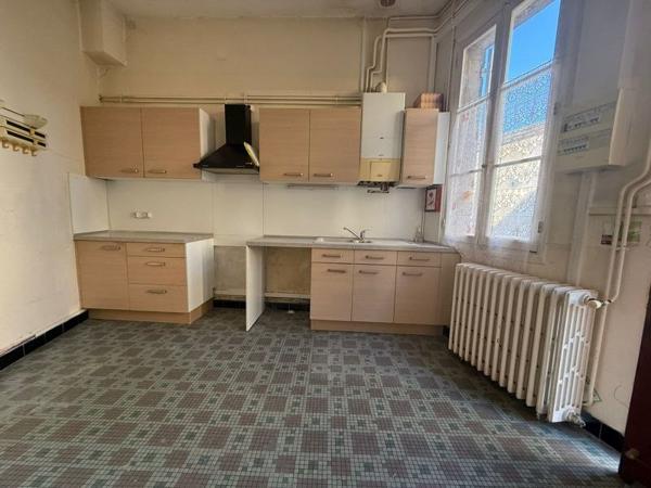 Immeuble à vendre |  Coutras |  235 m²