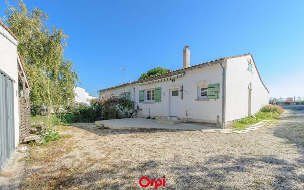 Maison à vendre    9 pièces •  Salles-sur-Mer