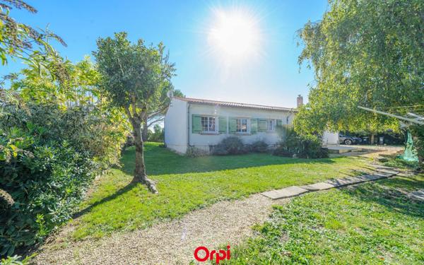 Maison à vendre    9 pièces •  Salles-sur-Mer