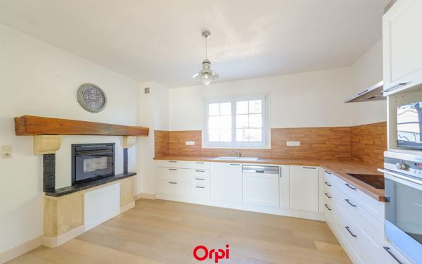 Maison à vendre    9 pièces •  Salles-sur-Mer