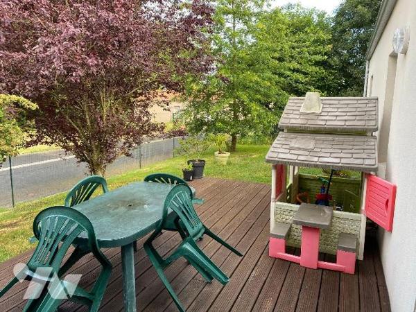 EXCLUSIVITÉ - LES HERBIERS - Idéalement situé au Peux, ce plain-pied de 2013 vous permettra de ...