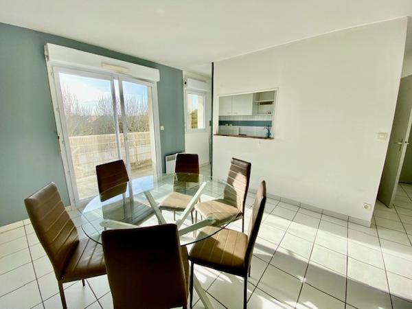 Charmant  T2 lumineux avec balcon et parking