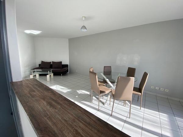 Charmant  T2 lumineux avec balcon et parking