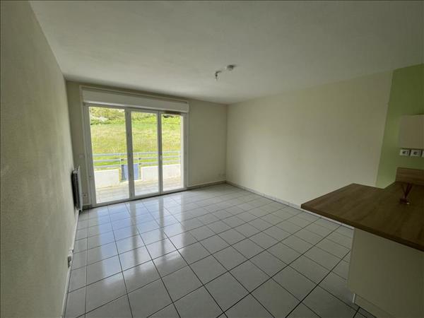 Appartement à louer 600 € CC MIRAMBEAU 3 p 55 m² DPE C
