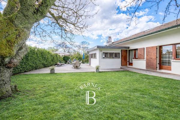 Annecy-le-Vieux, Maison 5 Chambres -  235 m² à vendre