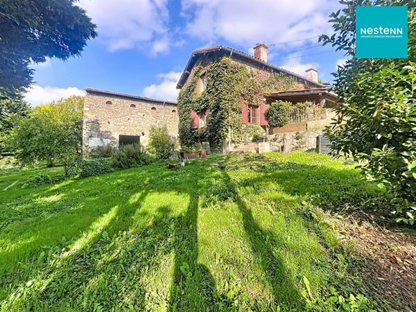 Corps de ferme en pierre de 200 m² à rénover sur La Fouillouse 42480