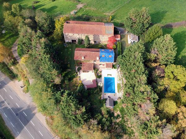 Corps de ferme en pierre de 200 m² à rénover sur La Fouillouse 42480