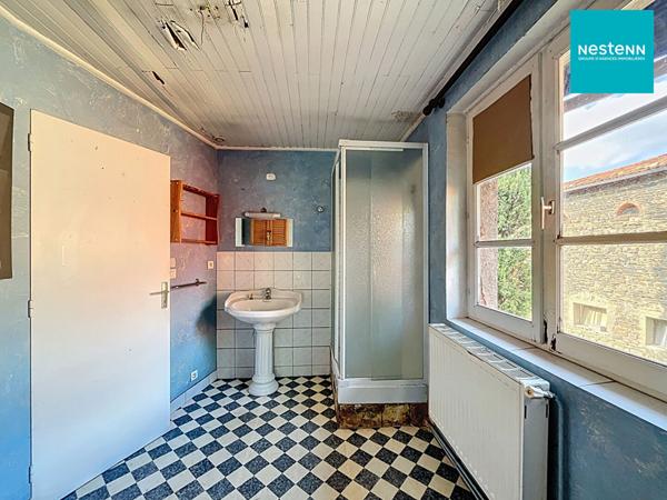 Corps de ferme en pierre de 200 m² à rénover sur La Fouillouse 42480