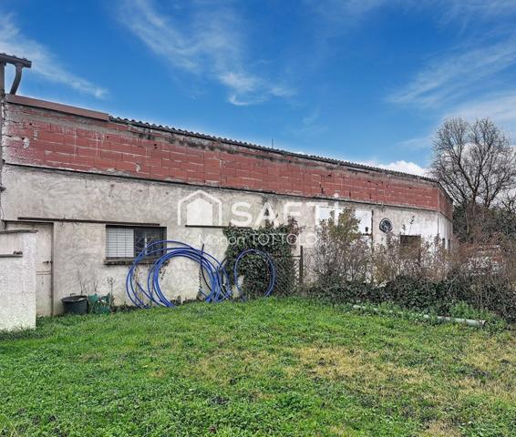 Auterive, Hangar à rénover et terrain à 120 000€